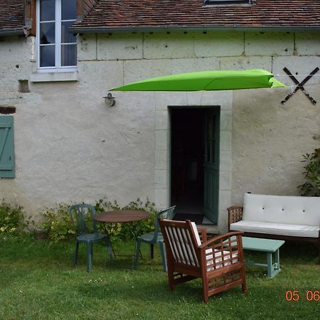 Bed and Breakfast Au Calme Houssay  Экстерьер фото