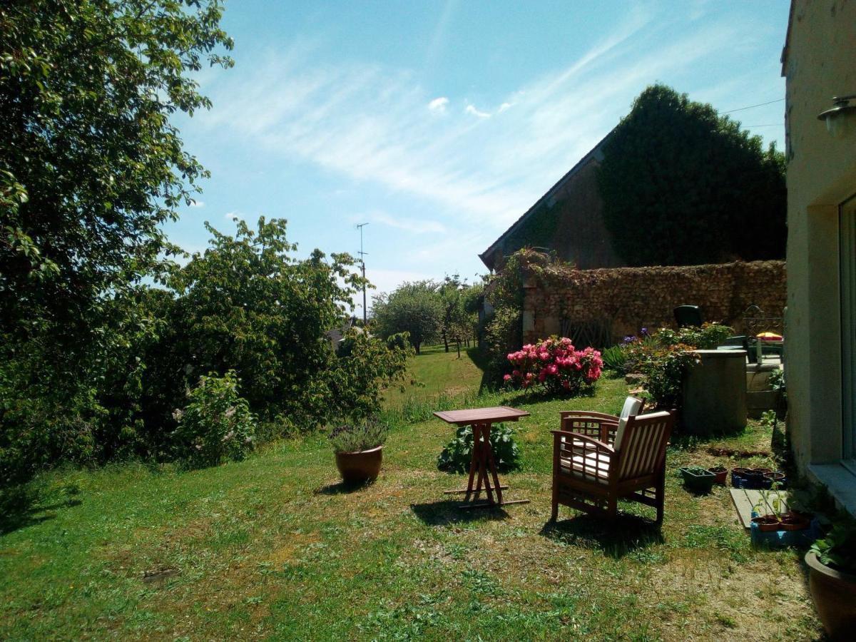 Bed and Breakfast Au Calme Houssay  Экстерьер фото