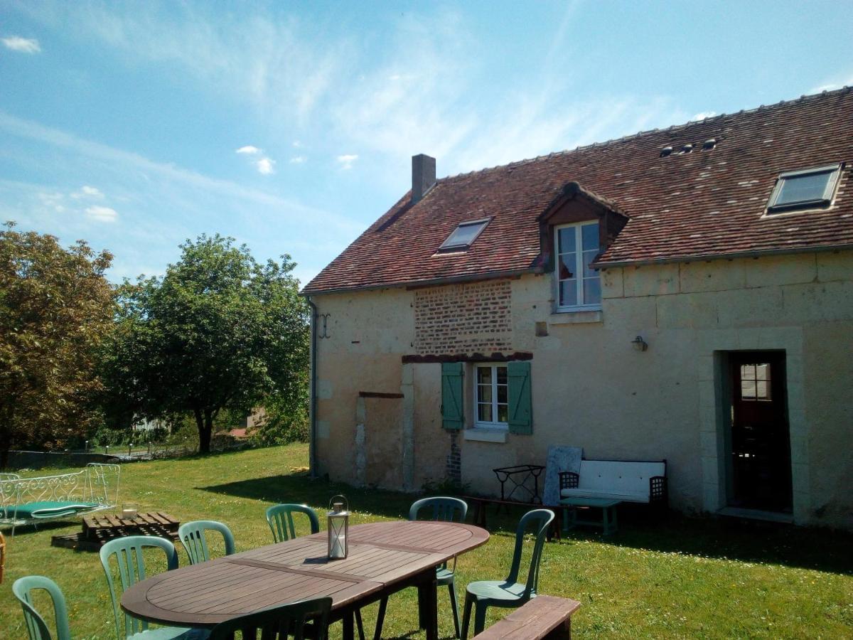 Bed and Breakfast Au Calme Houssay  Экстерьер фото